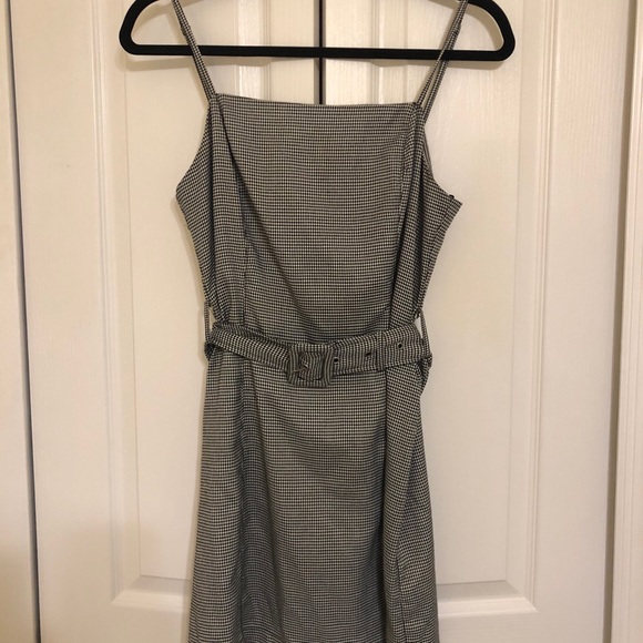 🔲 Mini Dress with Matching Belt - Picture 3 of 5